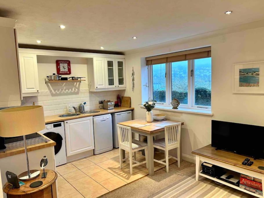 Apartment 'dartmouth View' In *